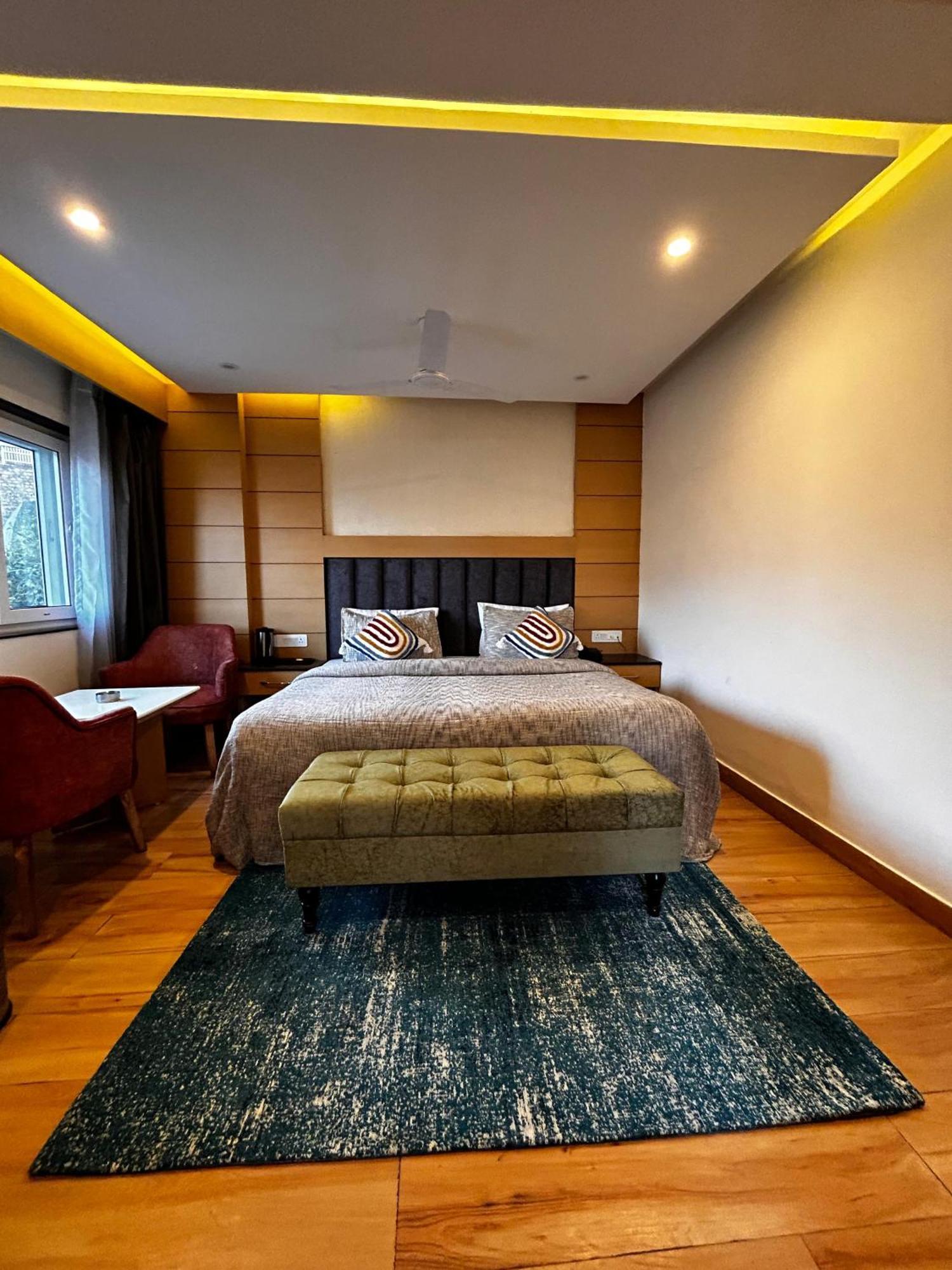 Hotel Super @Mall Road Mussoorie Exterior foto